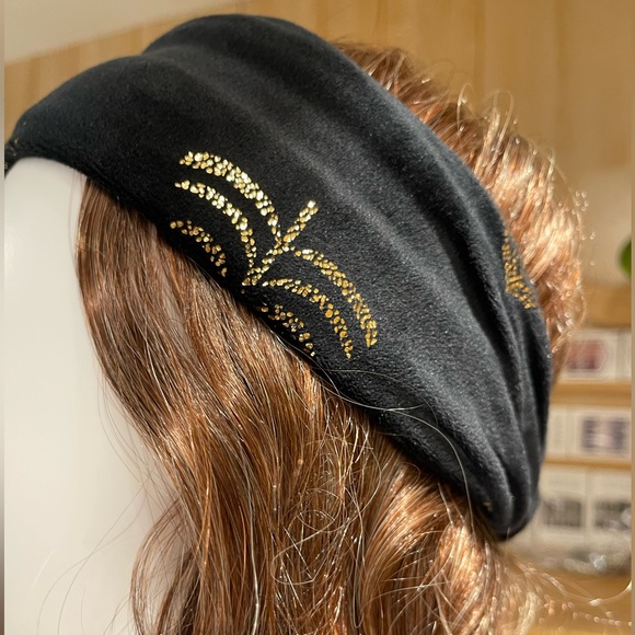 (Bundle 3 items) $5 Black Velvet head hoop stretchy. - Picture 4 of 4